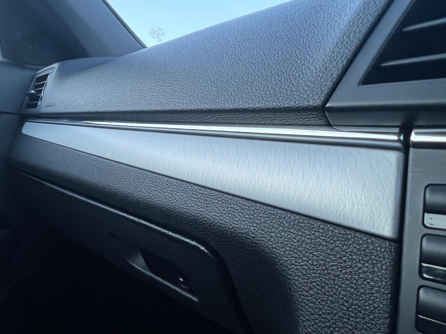 Used Mercedes-Benz E Class 2011 for sale - 76898598: Photo 25