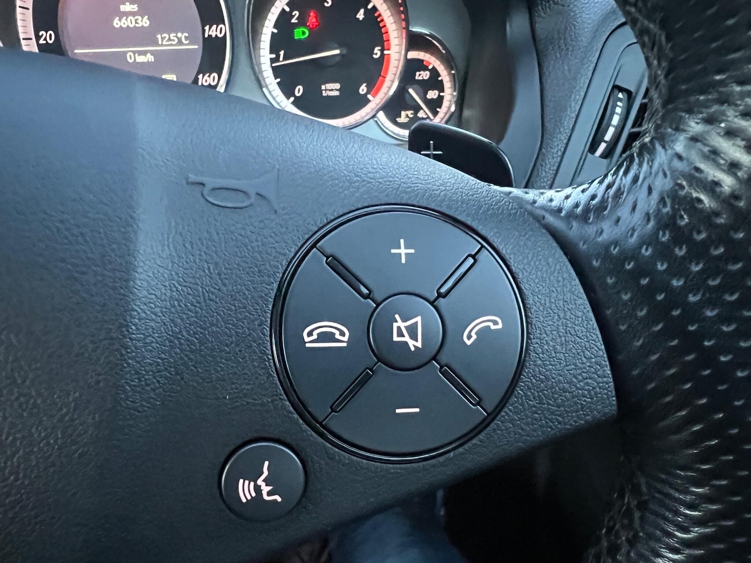 Used Mercedes-Benz E Class 2011 for sale - 76898598: Photo 27