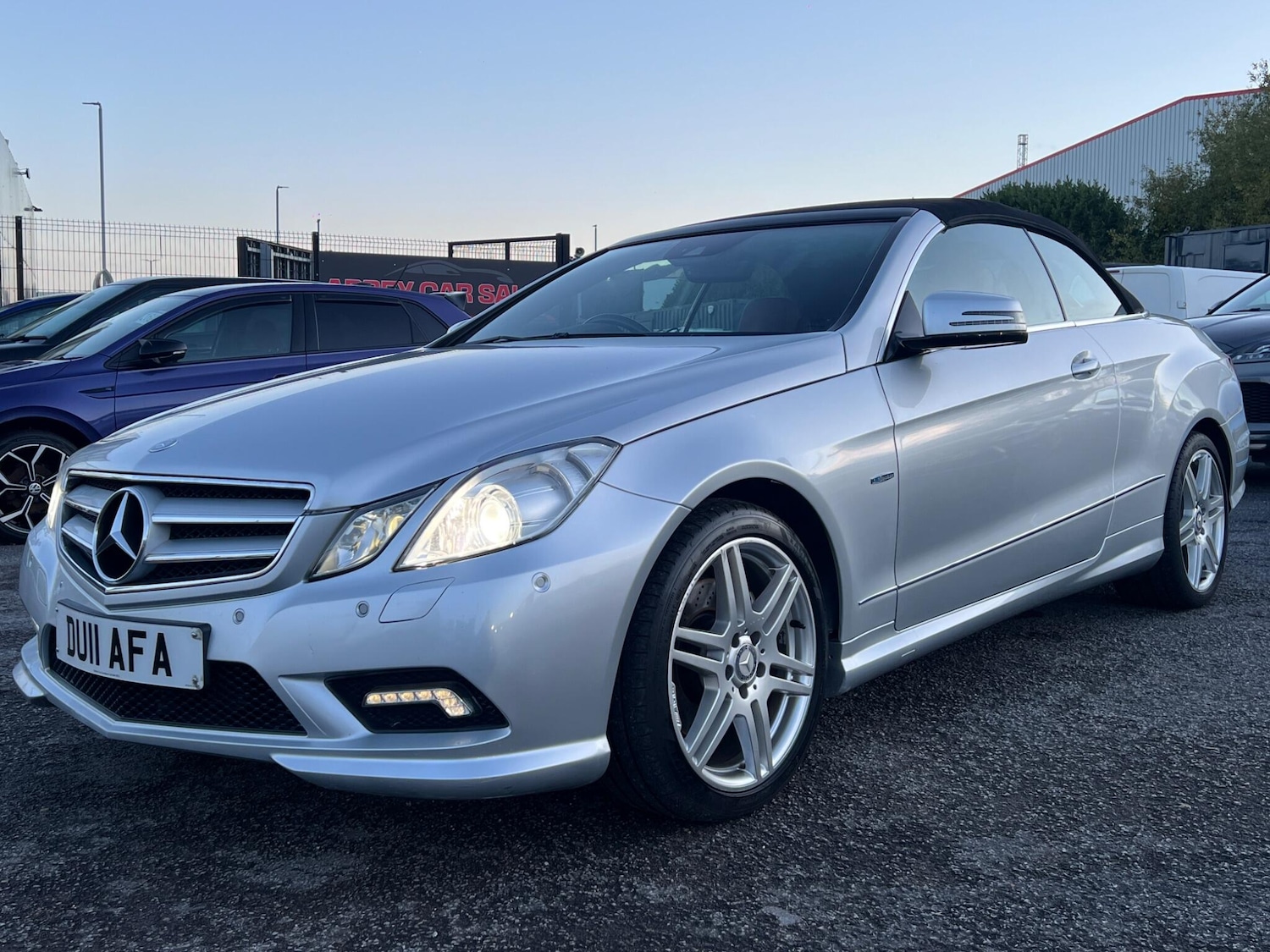Used Mercedes-Benz E Class 2011 for sale - 76898598: Photo 5