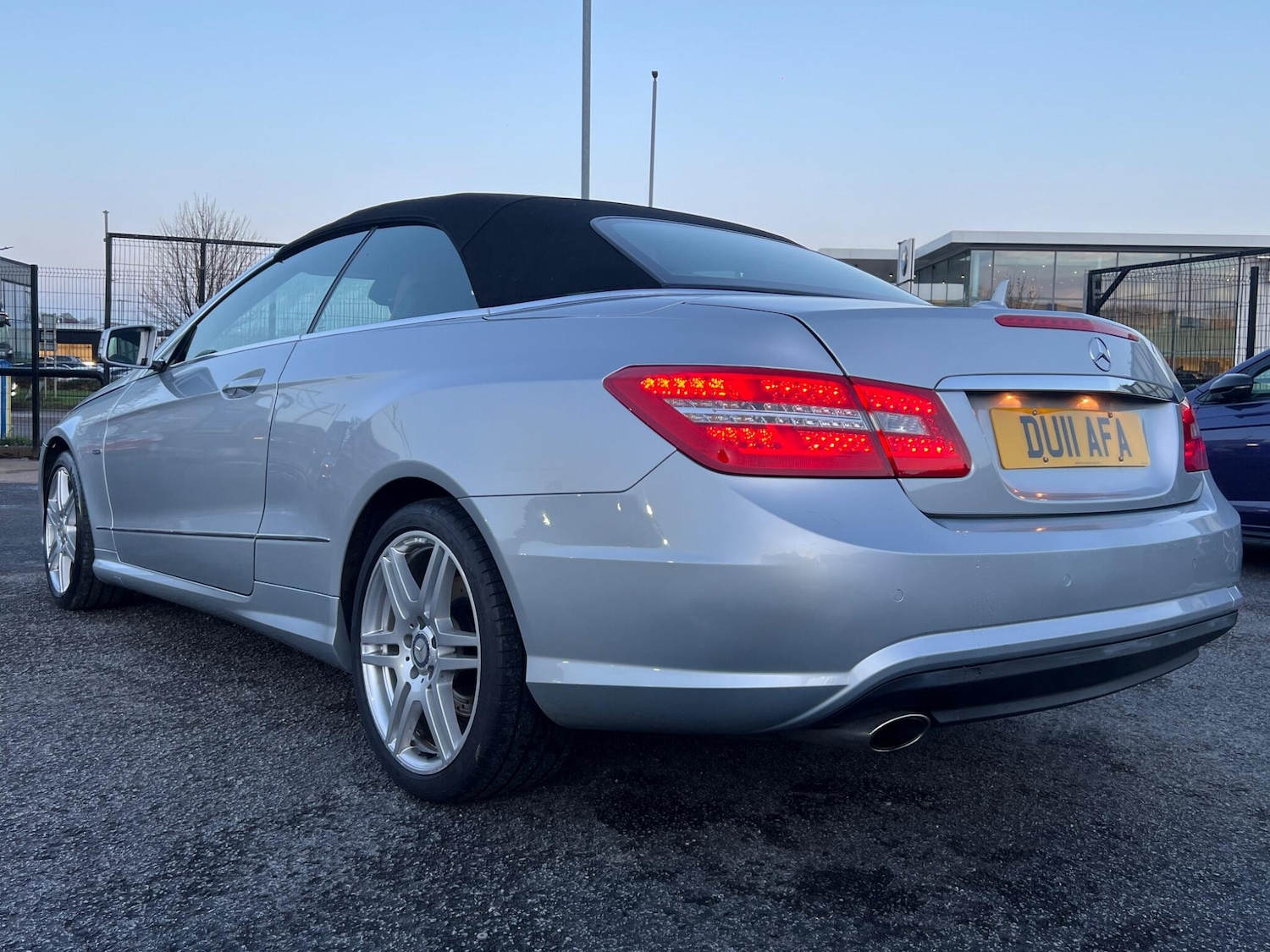 Used Mercedes-Benz E Class 2011 for sale - 76898598: Photo 8