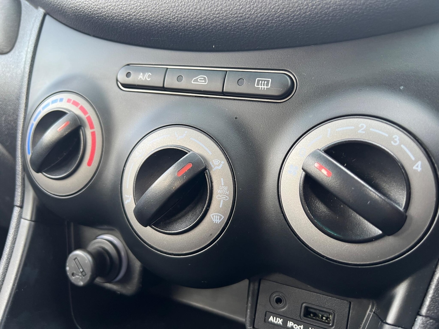 Used Hyundai i10 2013 for sale - 77116608: Photo 17