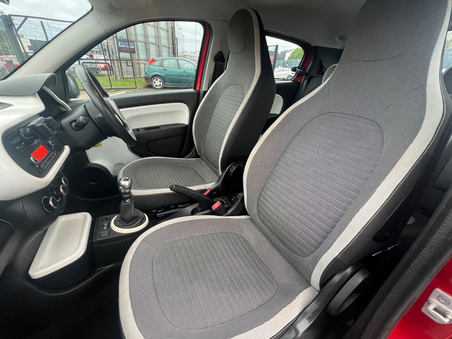 Used Renault Twingo for sale - 77684359: Photo 10