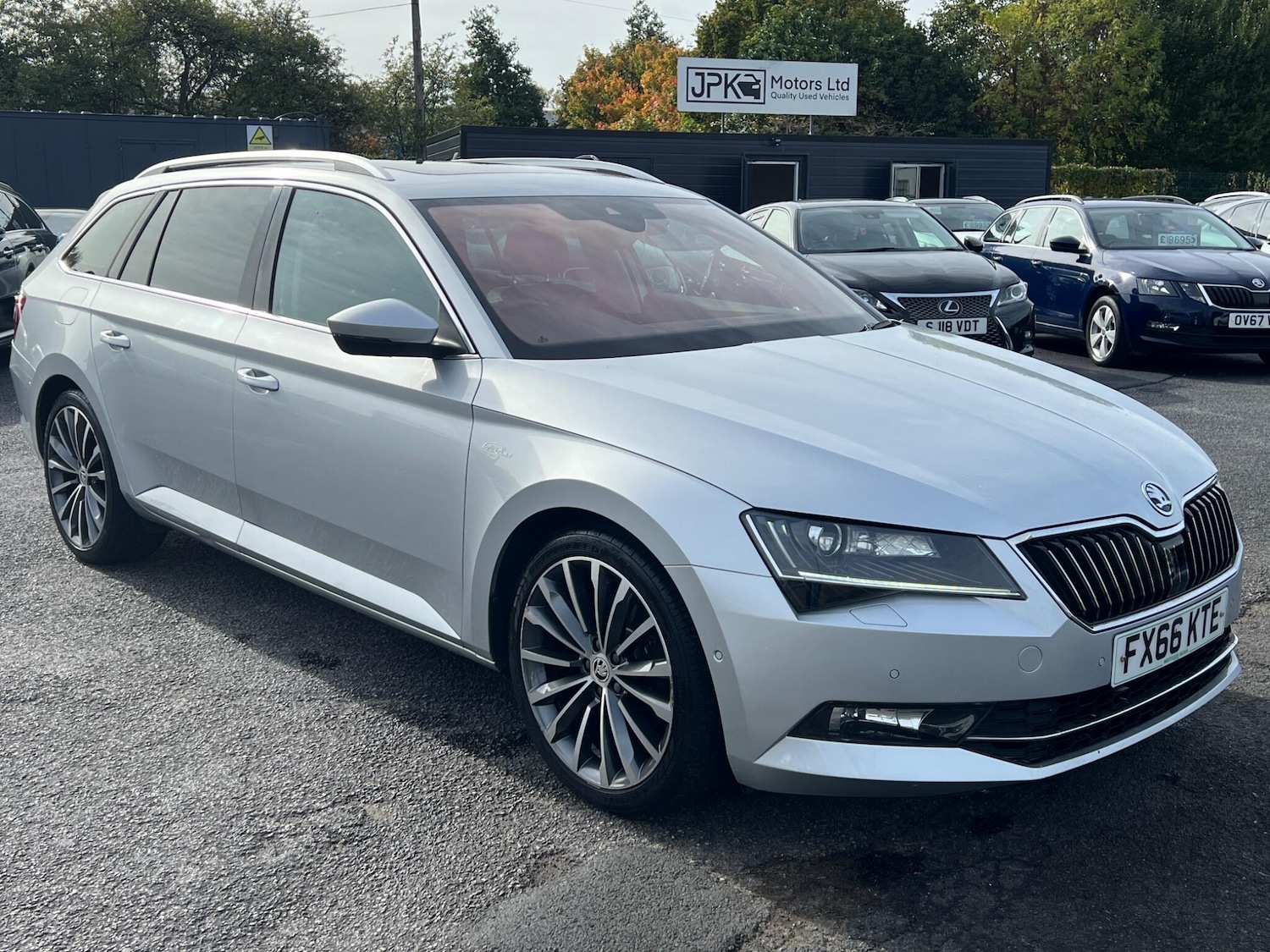Used Skoda Superb 2016 for sale - 76377277: Photo 2