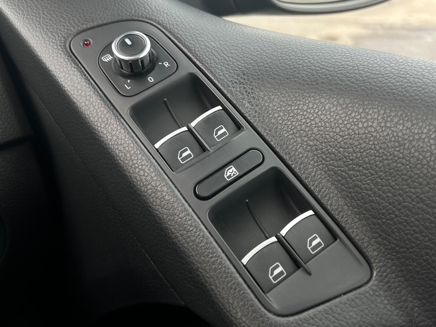 Used Volkswagen Tiguan for sale - 78136378: Photo 24