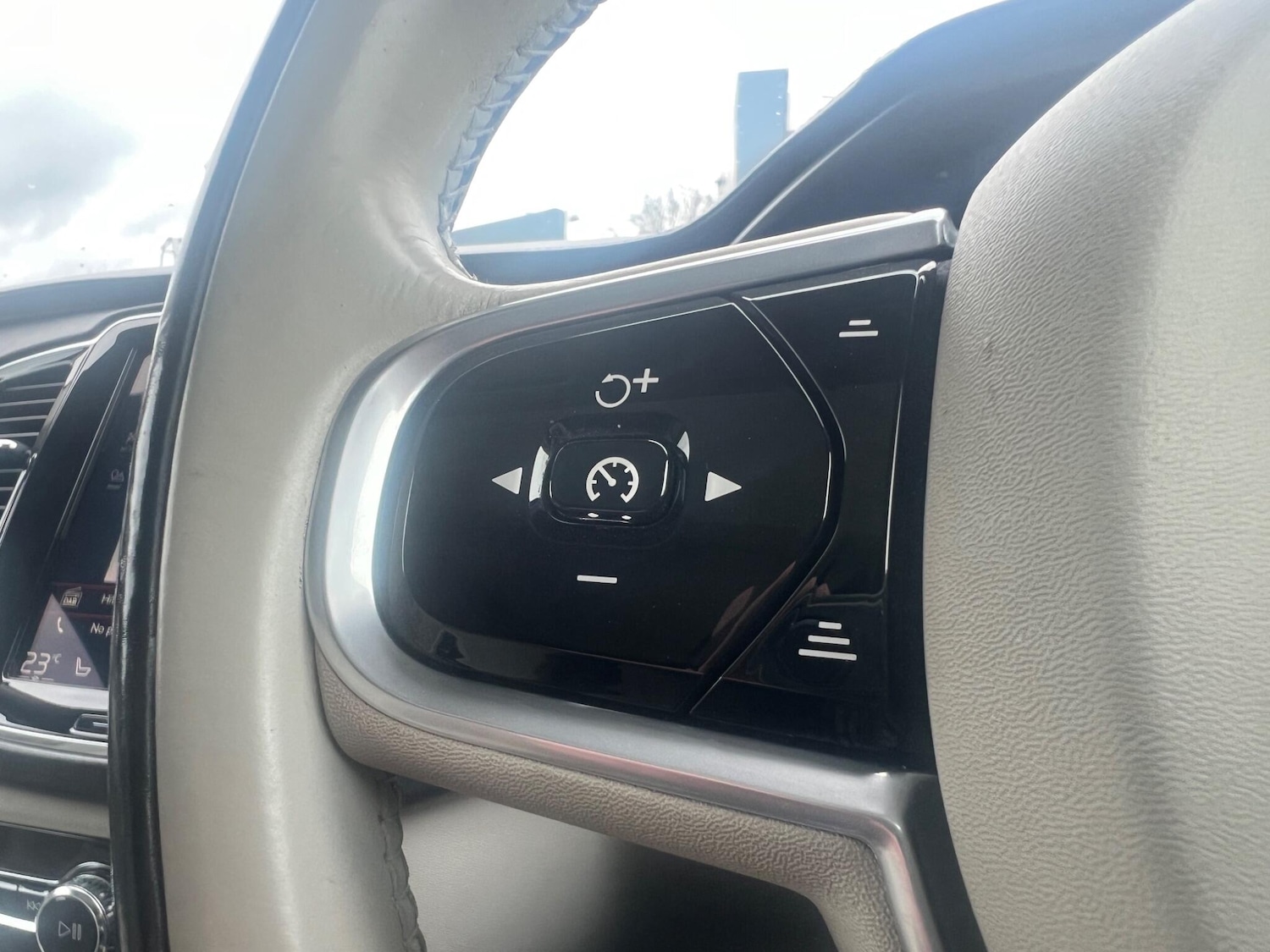 Used Volvo XC90 2017 for sale - 77633254: Photo 17