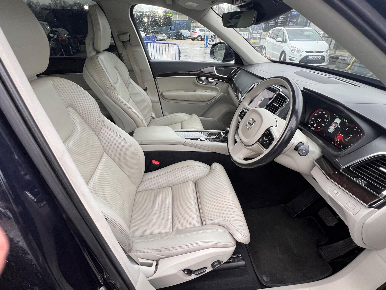 Used Volvo XC90 2017 for sale - 77633254: Photo 3