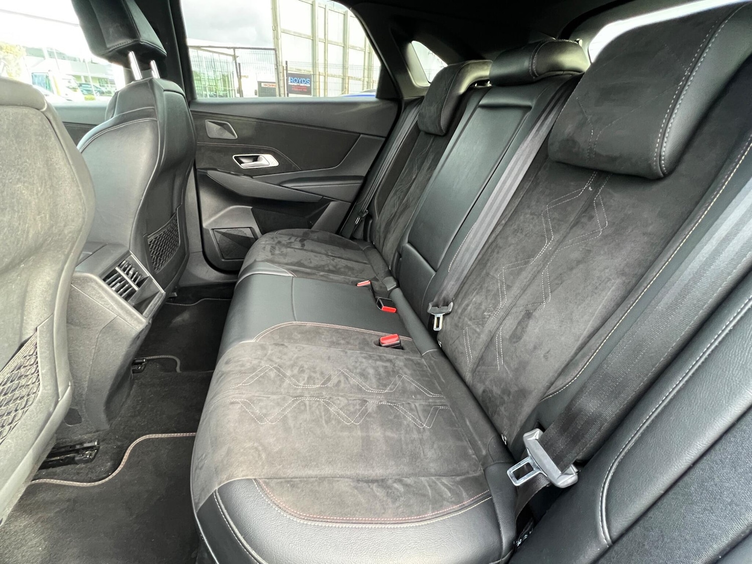 Used DS Automobiles DS 7 Crossback 2018 for sale - 76397887: Photo 16