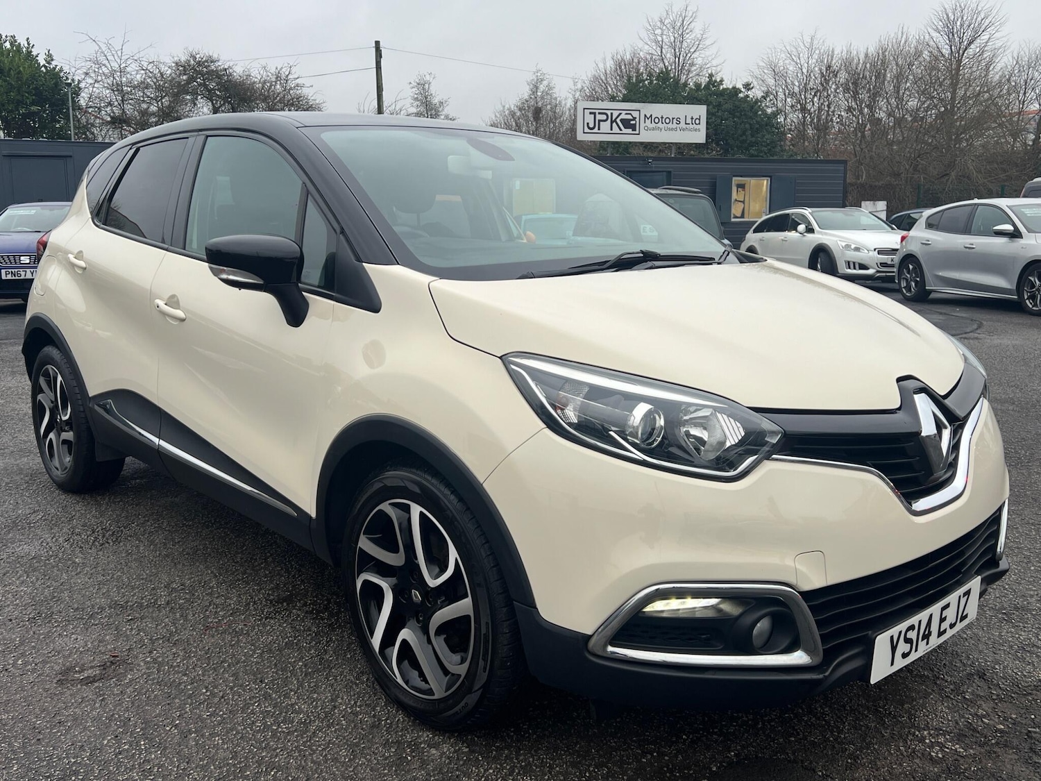 Used Renault Captur 2014 for sale - 77331916: Photo 2