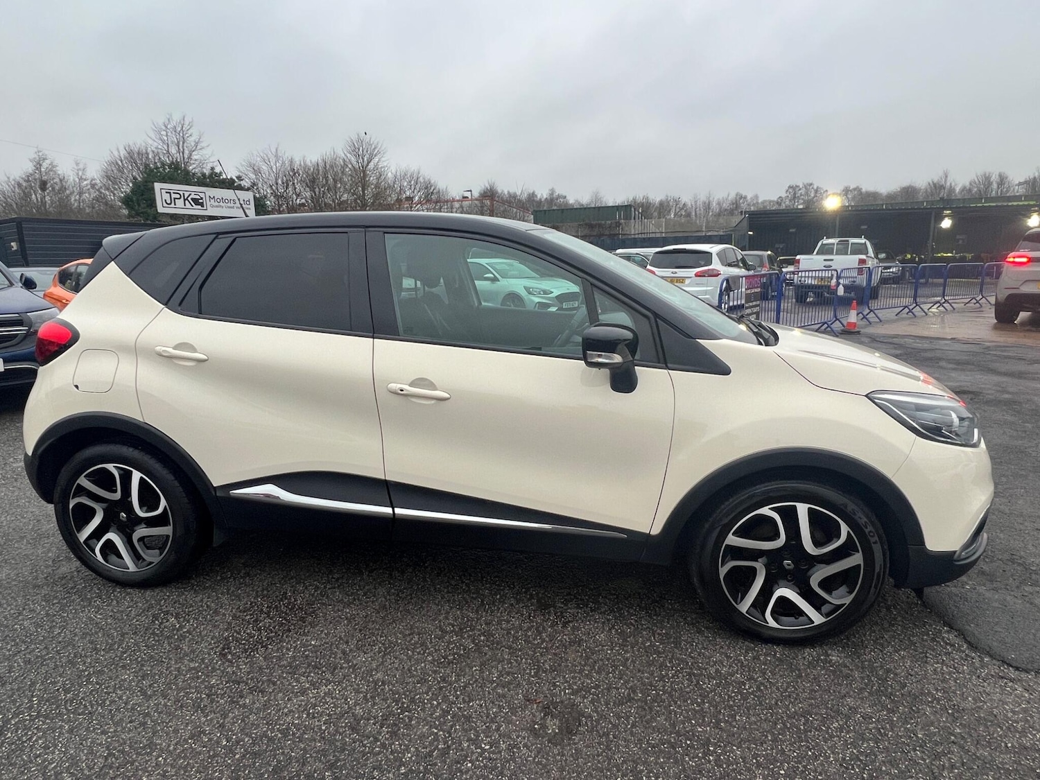 Used Renault Captur 2014 for sale - 77331916: Photo 8