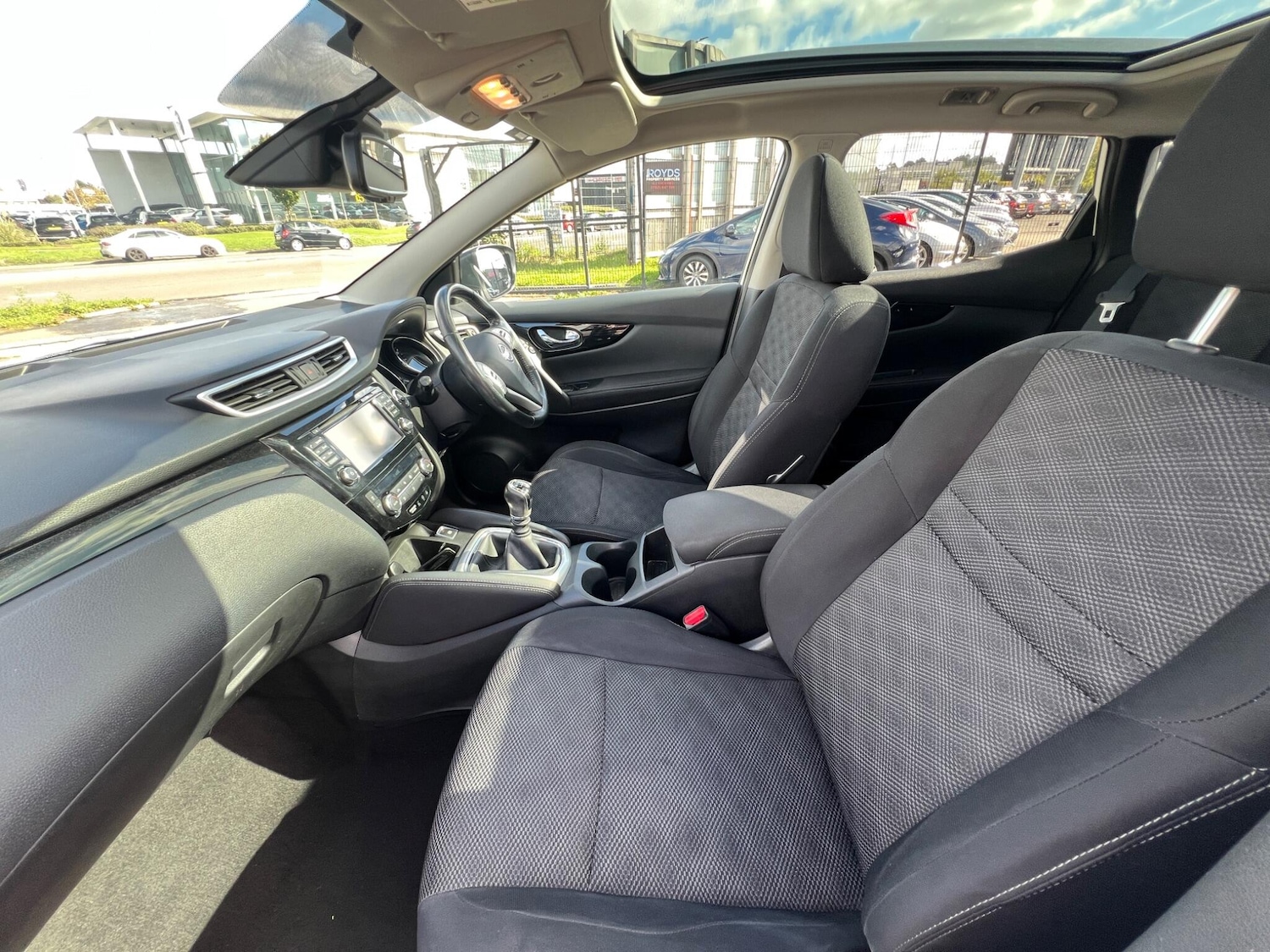 Used Nissan Qashqai 2017 for sale - 77116616: Photo 9