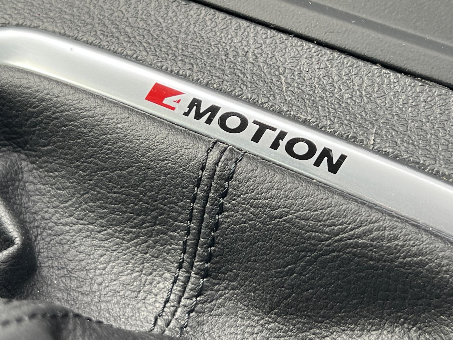 Used Volkswagen Tiguan 2015 for sale - 77116601: Photo 32