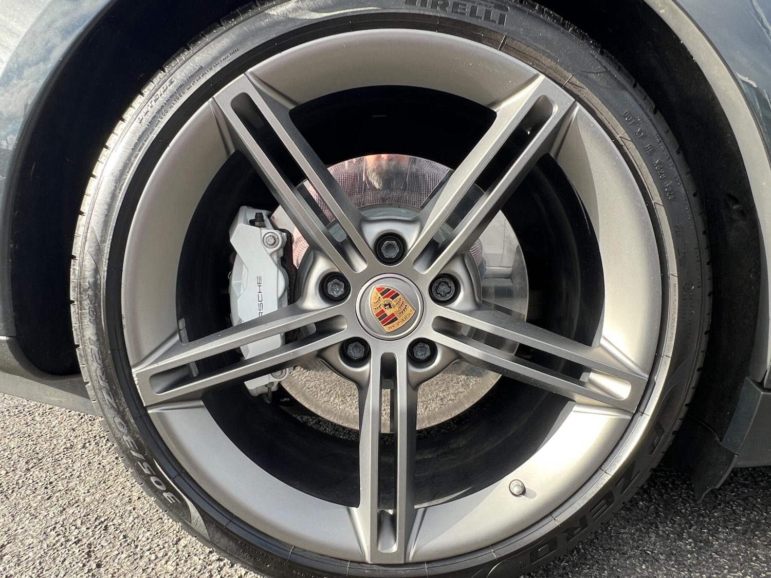 Used Porsche Taycan 2022 for sale - 76337256: Photo 18