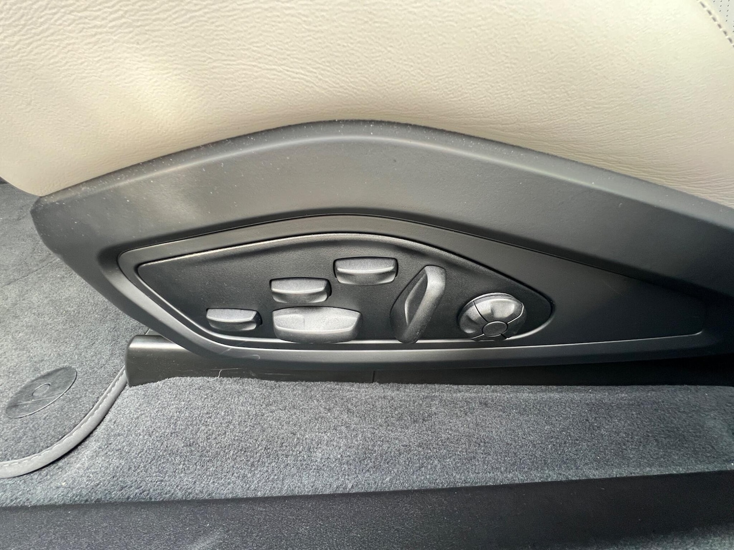 Used Porsche Taycan 2022 for sale - 76337256: Photo 23