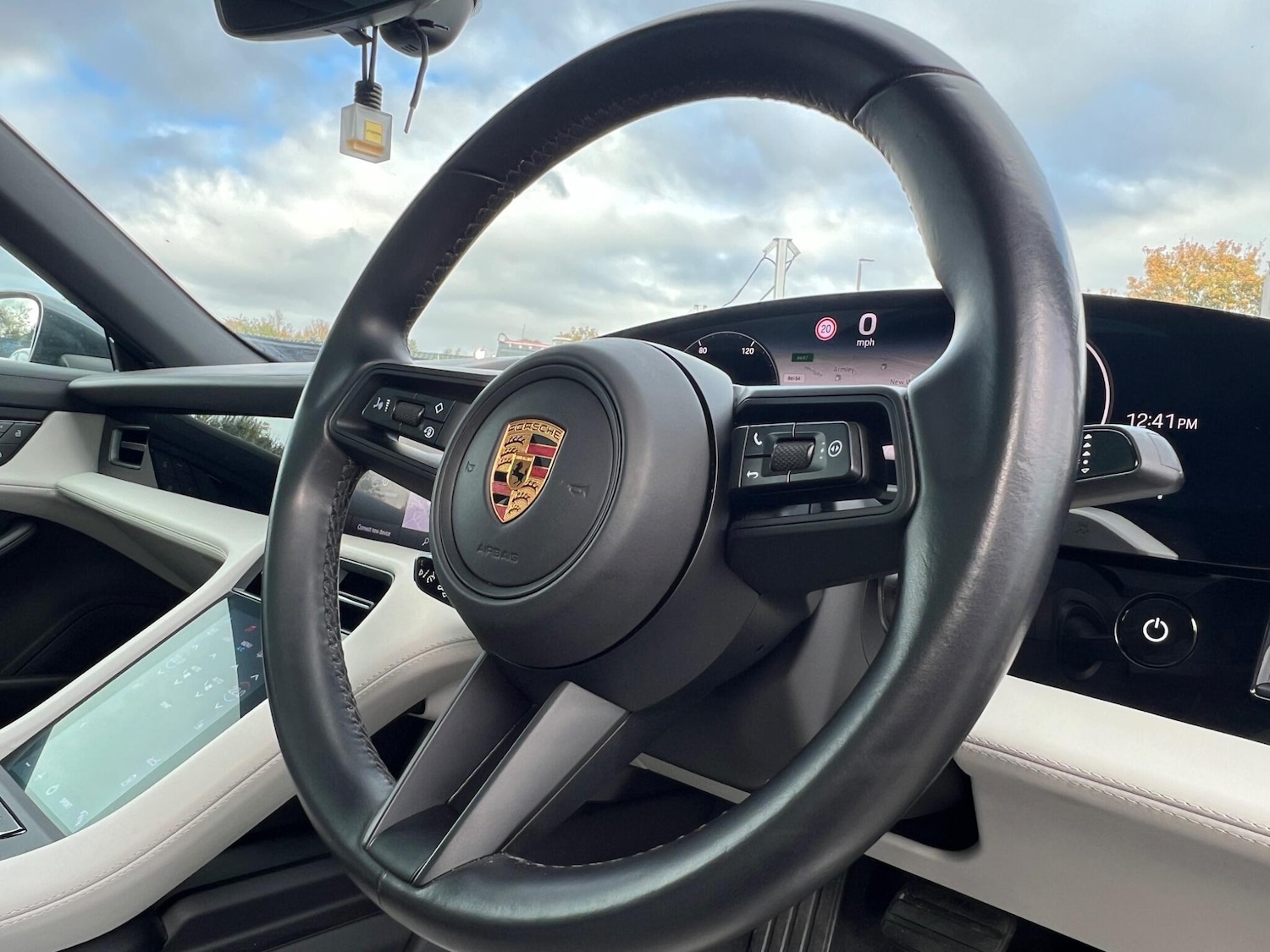 Used Porsche Taycan 2022 for sale - 76337256: Photo 27