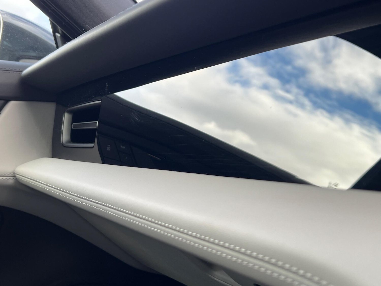 Used Porsche Taycan 2022 for sale - 76337256: Photo 33