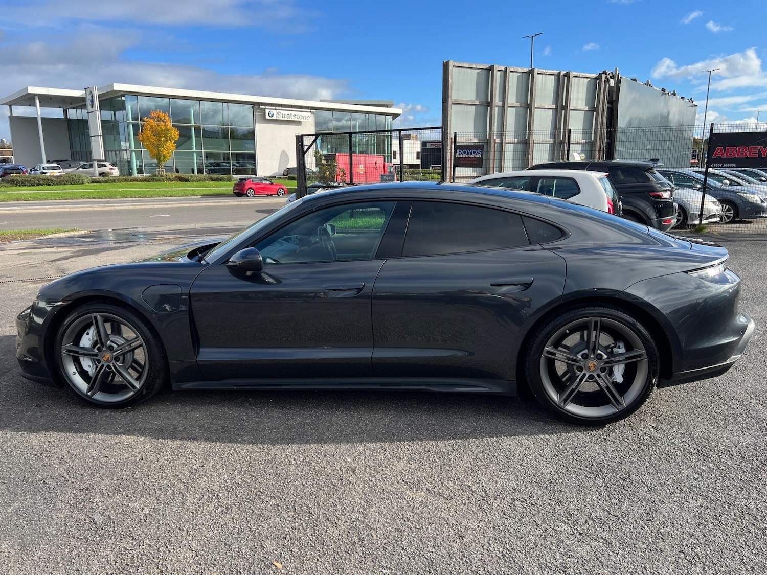 Used Porsche Taycan 2022 for sale - 76337256: Photo 8