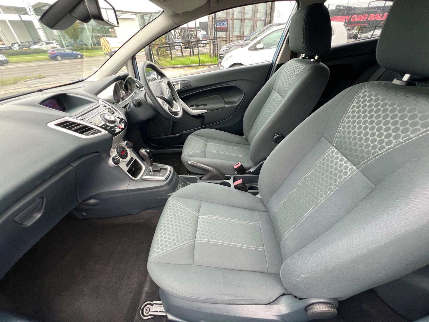 Used Ford Fiesta 2011 for sale - 76240064: Photo 11