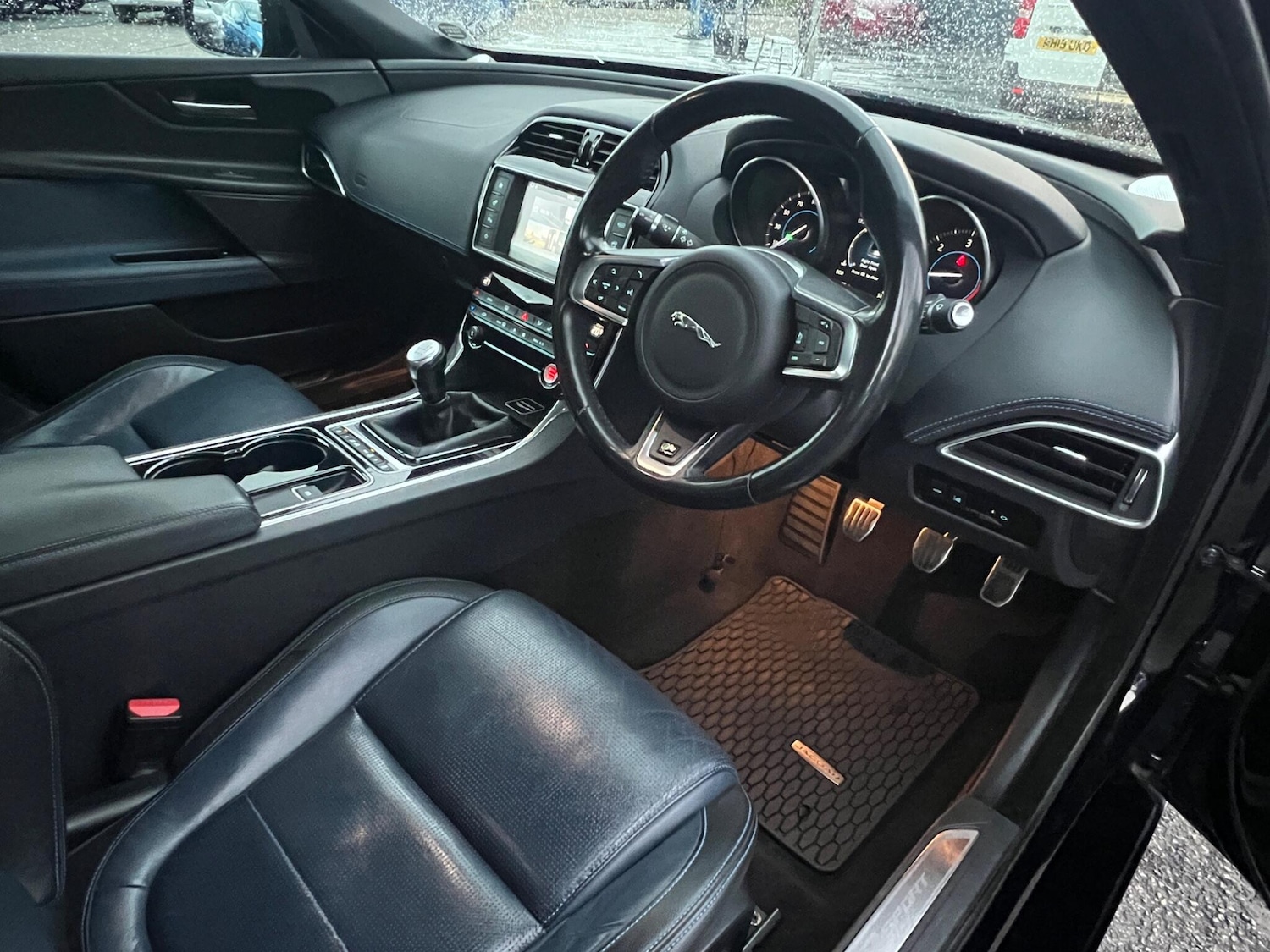 Used Jaguar XE 2016 for sale - 76397969: Photo 18