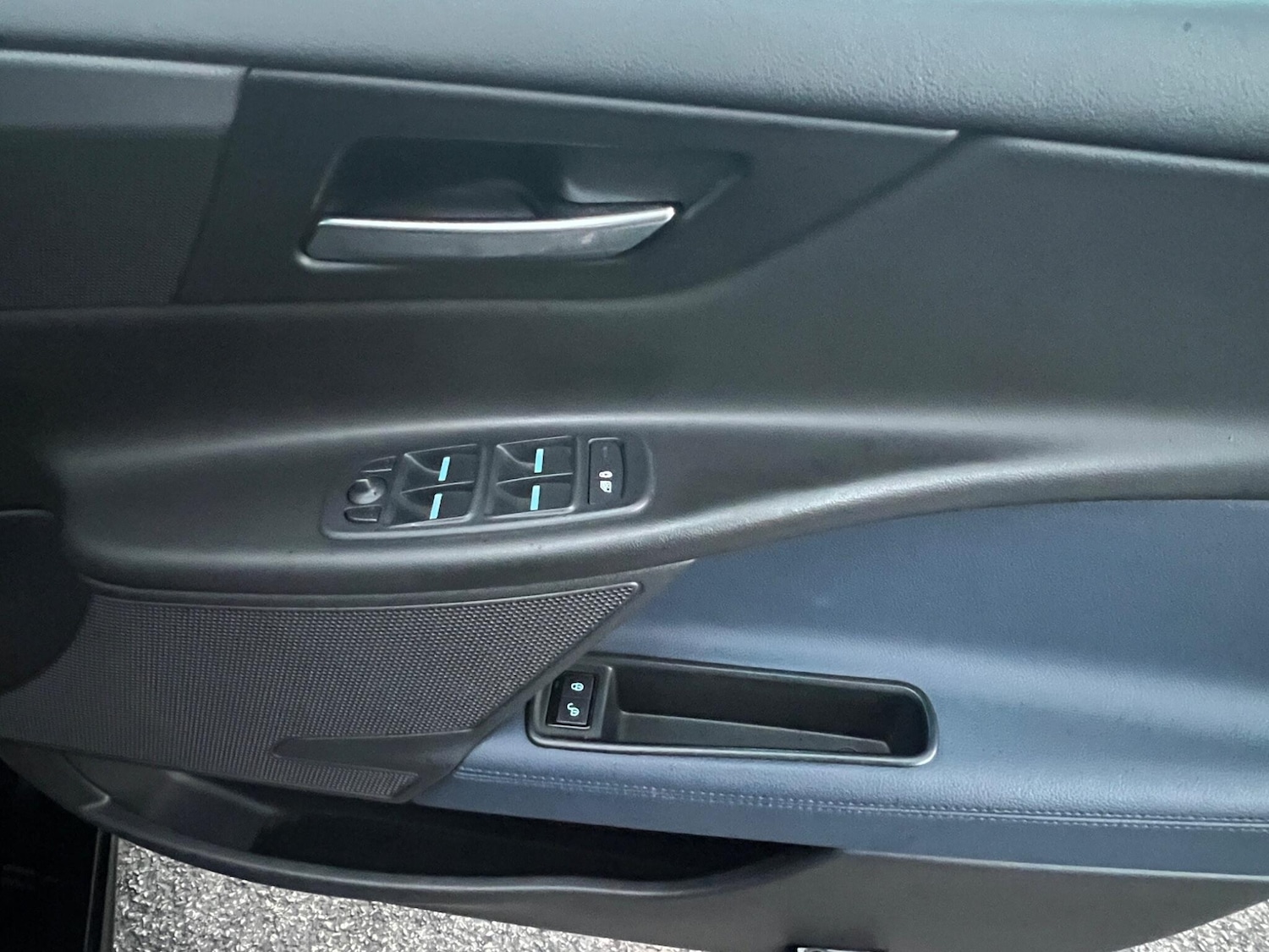 Used Jaguar XE 2016 for sale - 76397969: Photo 19