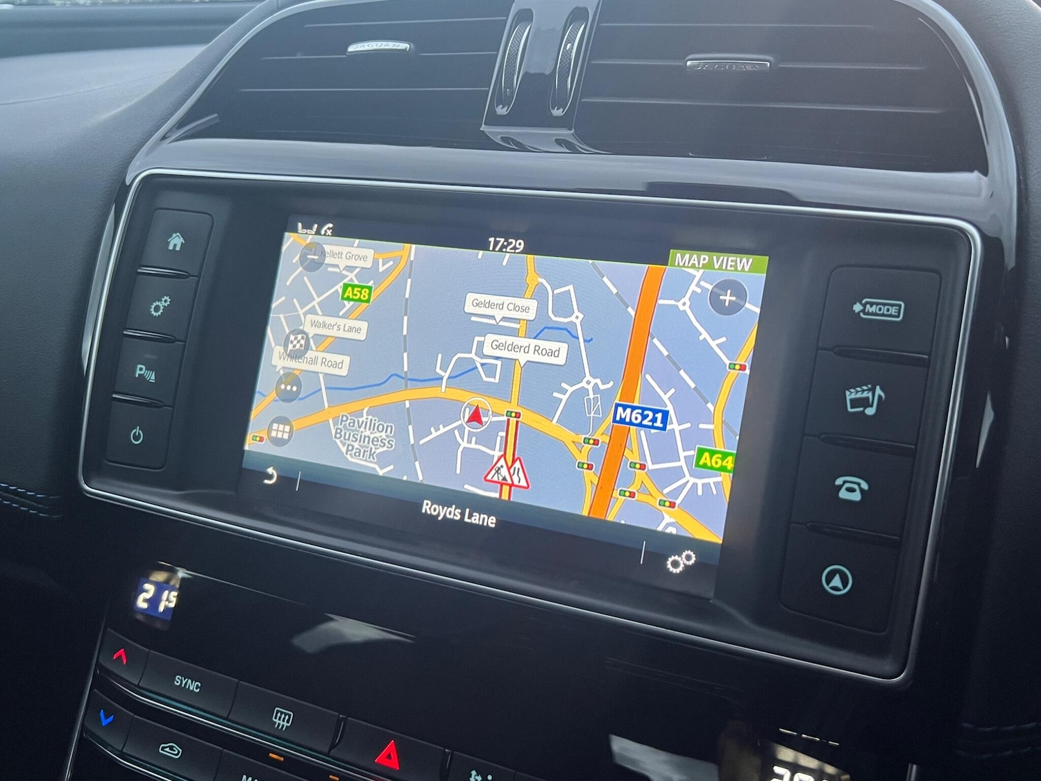 Used Jaguar XE 2016 for sale - 76397969: Photo 20