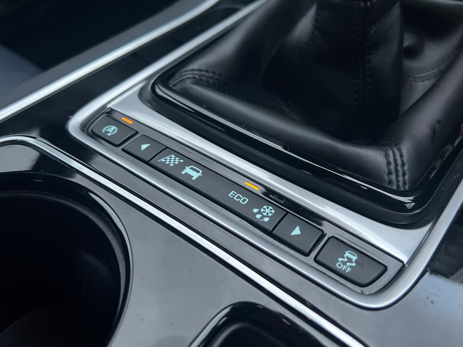 Used Jaguar XE 2016 for sale - 76397969: Photo 24