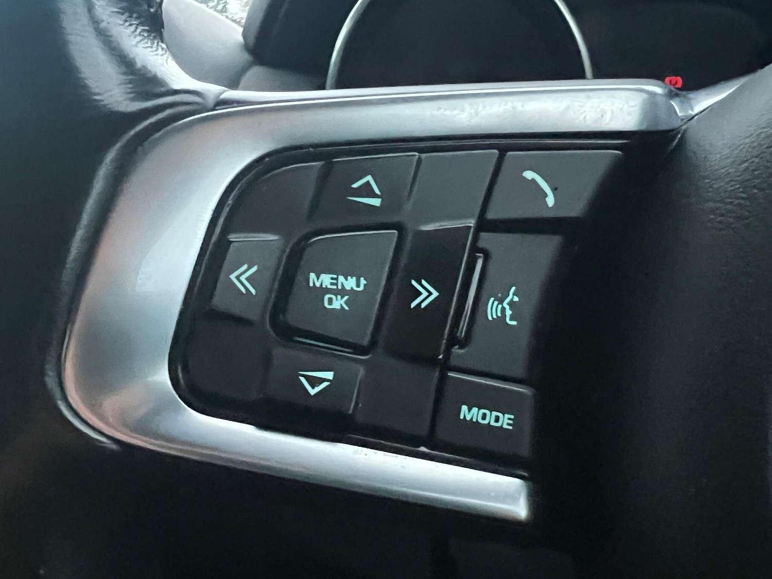 Used Jaguar XE 2016 for sale - 76397969: Photo 26