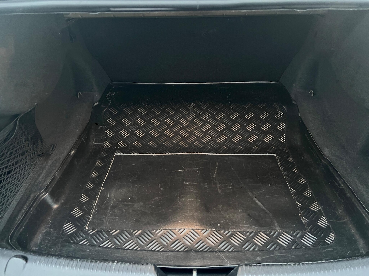 Used Jaguar XE 2016 for sale - 76397969: Photo 30