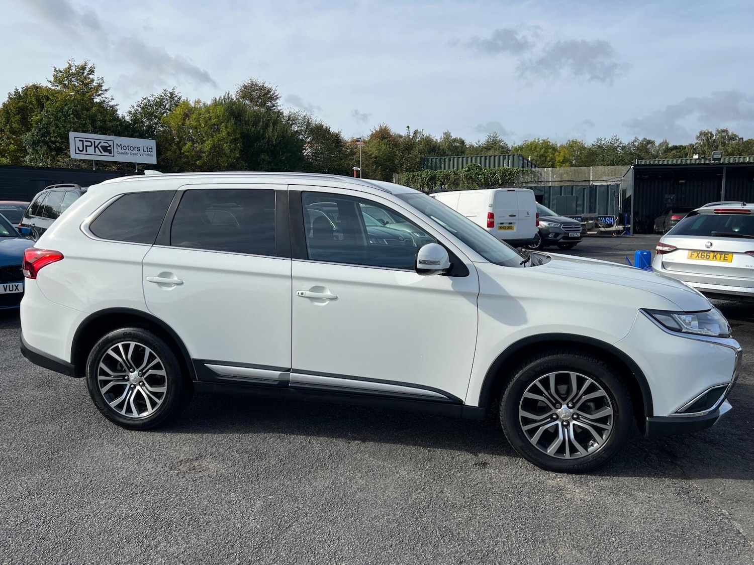 Used Mitsubishi Outlander 2017 for sale - 76179336: Photo 10