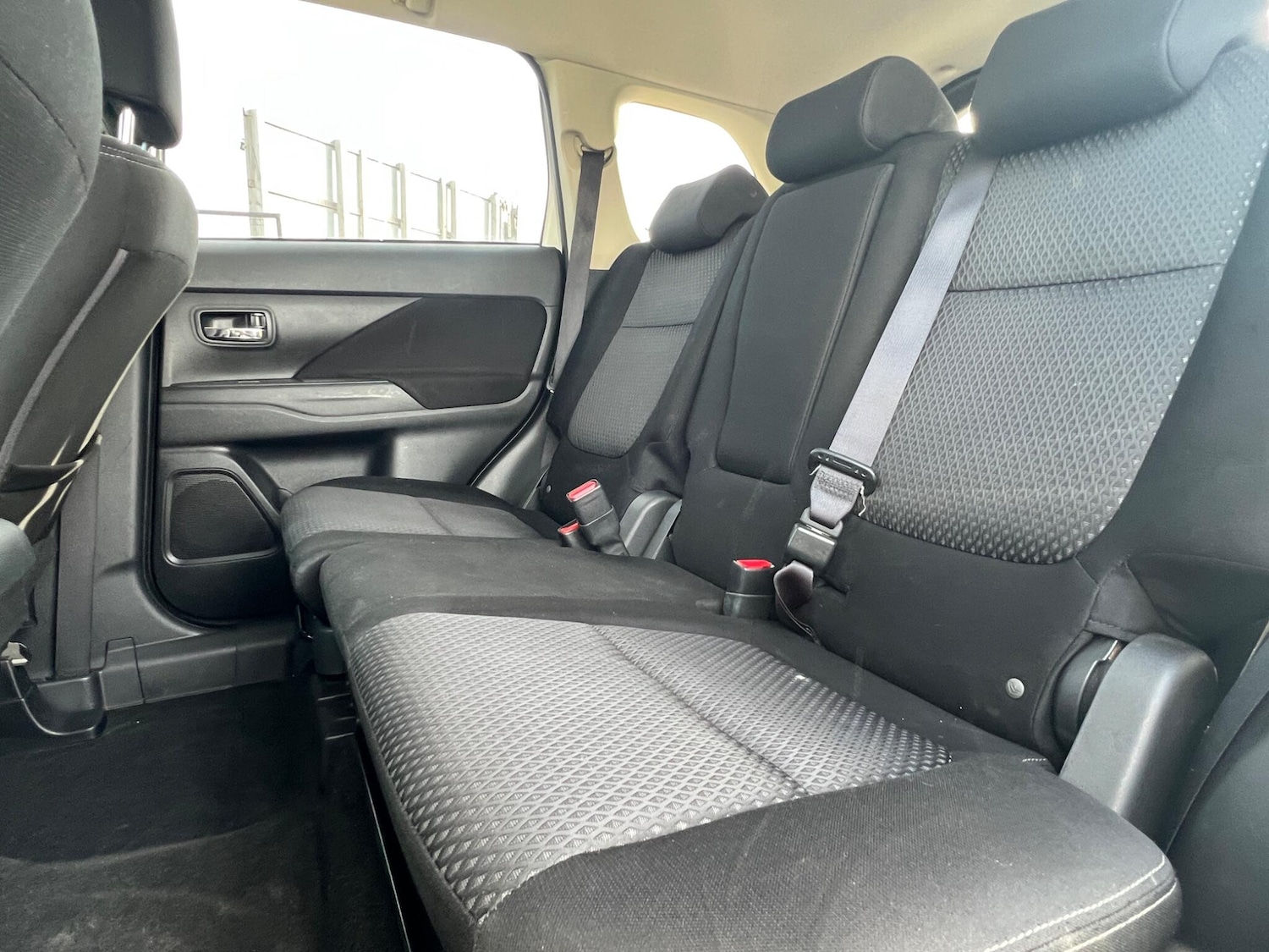 Used Mitsubishi Outlander 2017 for sale - 76179336: Photo 12