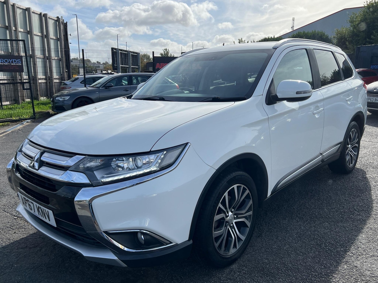 Used Mitsubishi Outlander 2017 for sale - 76179336: Photo 5