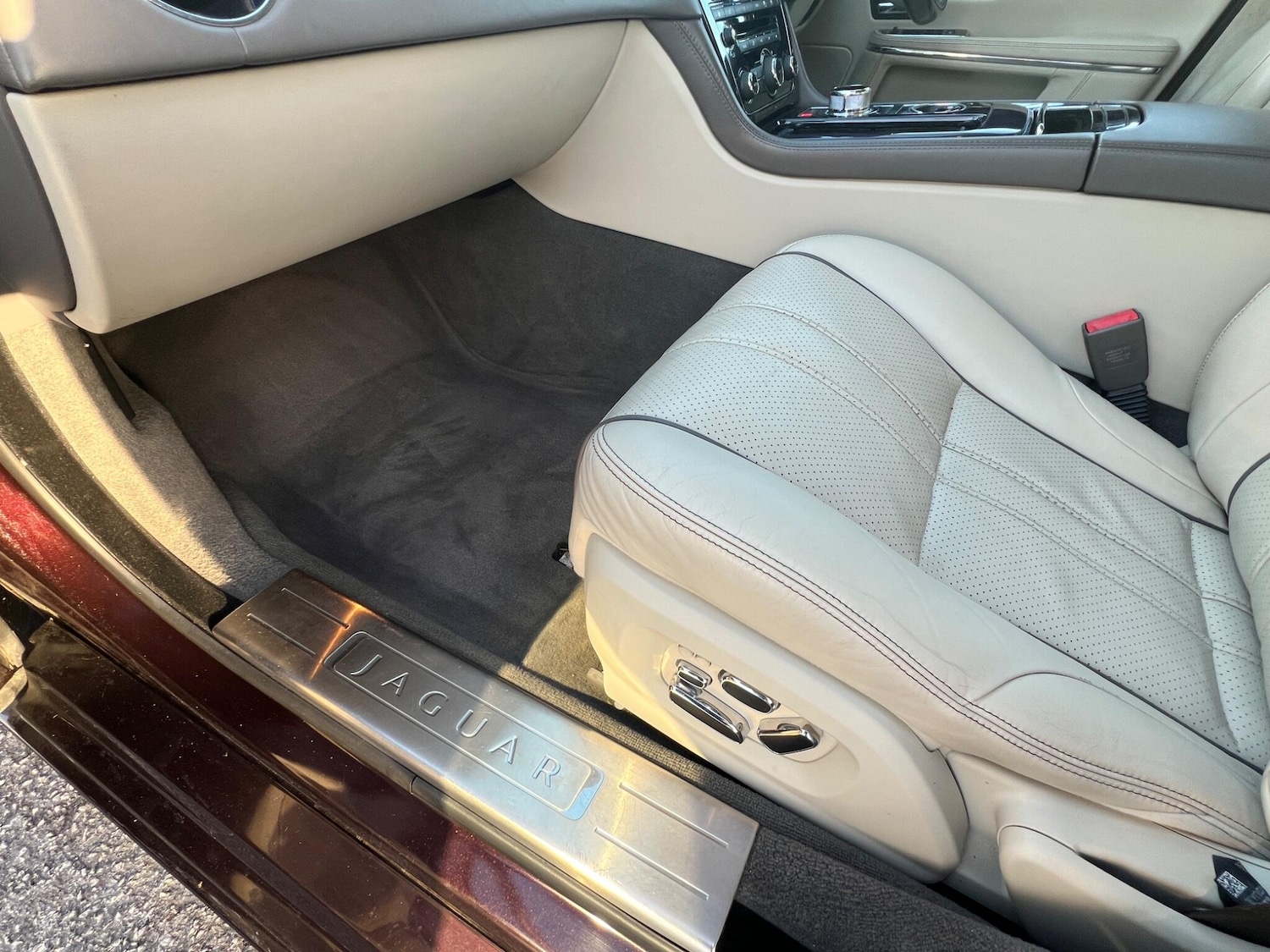 Used Jaguar XJ 2011 for sale - 77116624: Photo 18