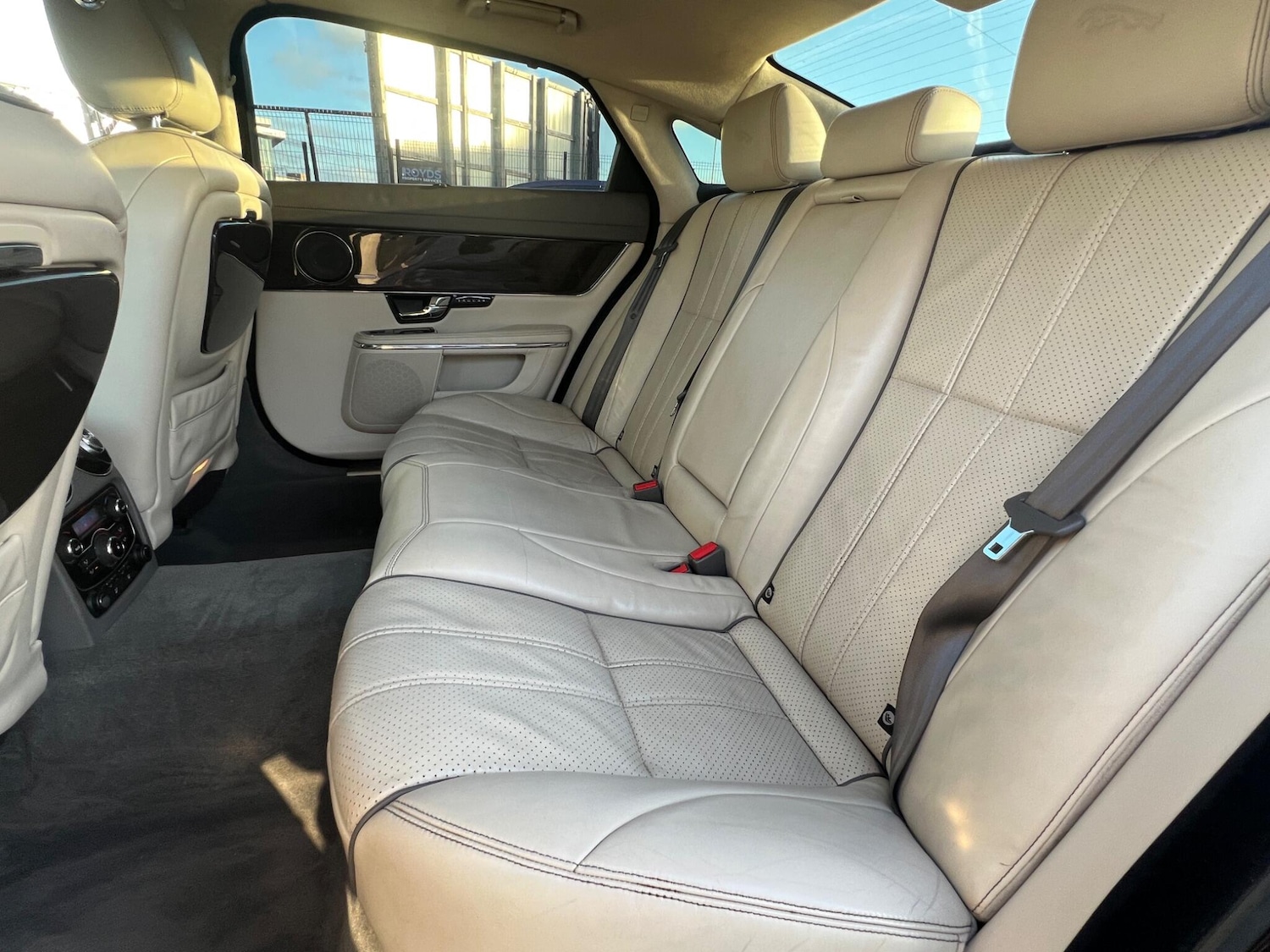 Used Jaguar XJ 2011 for sale - 77116624: Photo 20