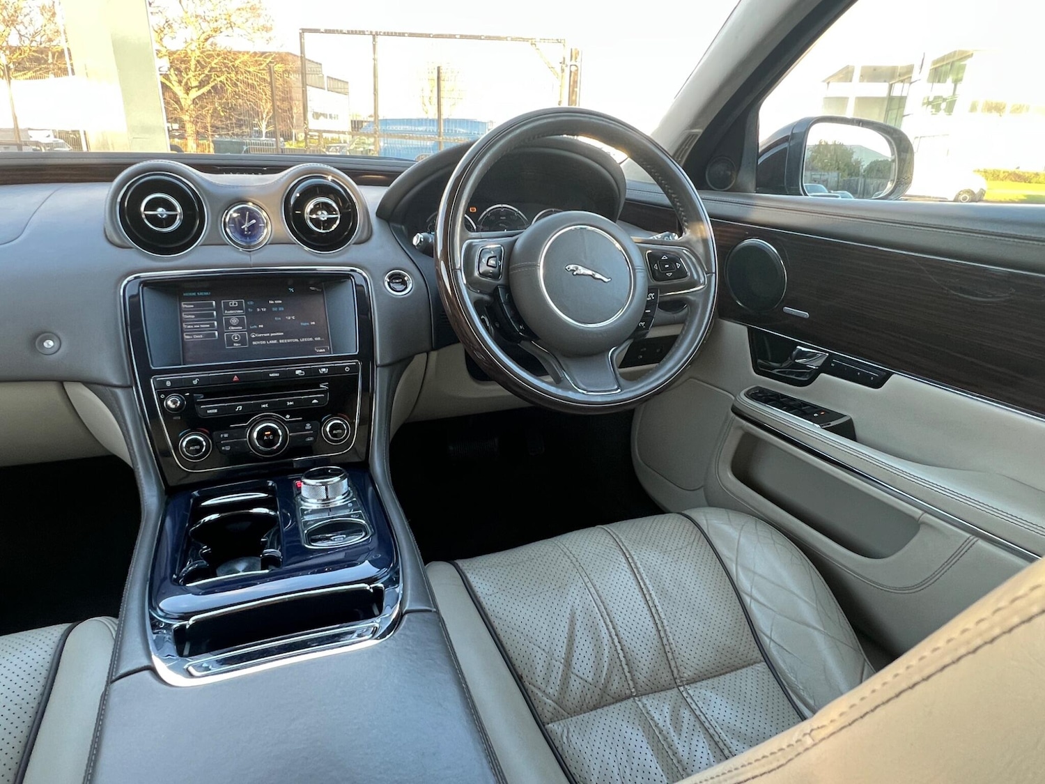 Used Jaguar XJ 2011 for sale - 77116624: Photo 27