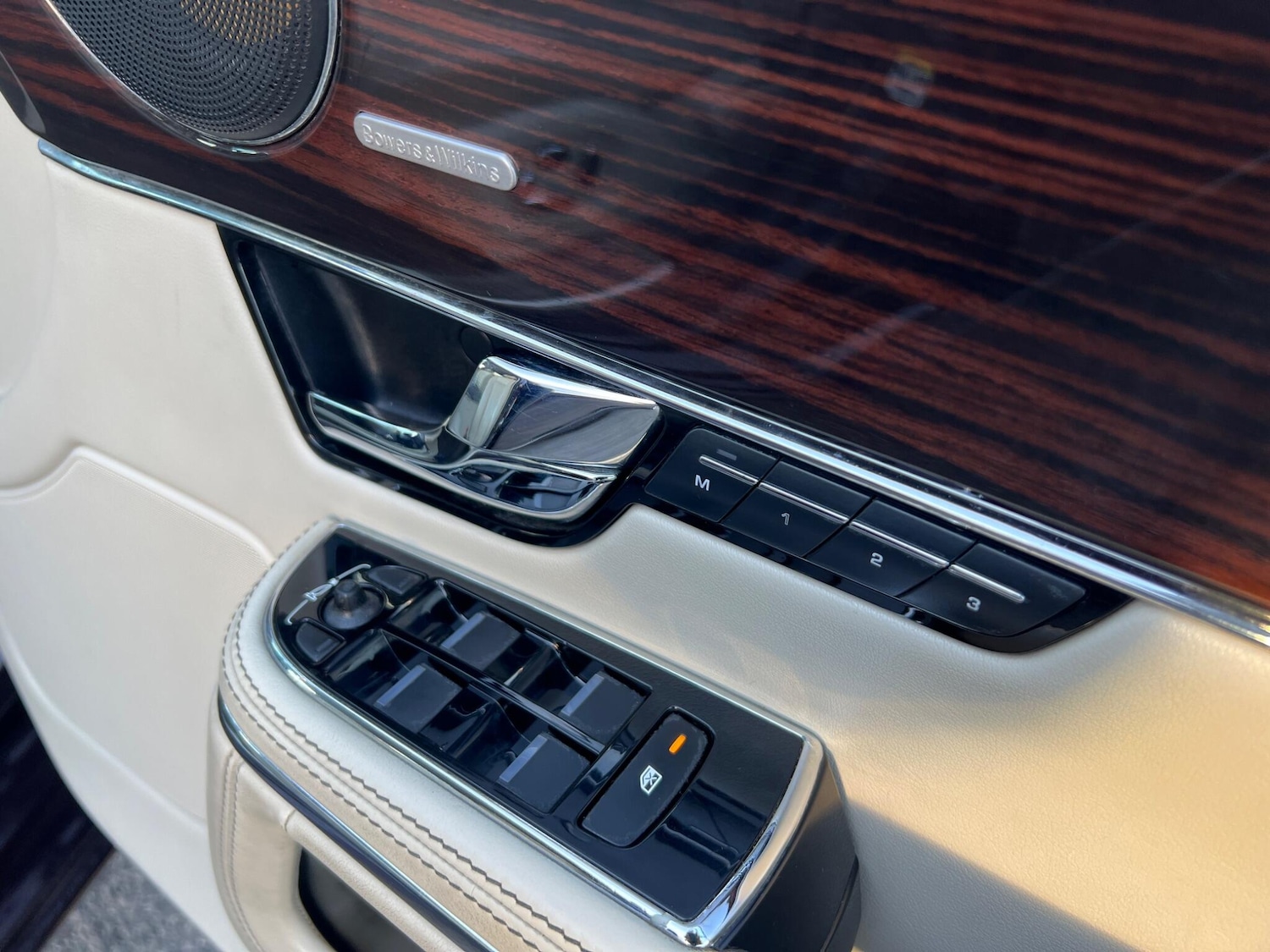 Used Jaguar XJ 2011 for sale - 77116624: Photo 30