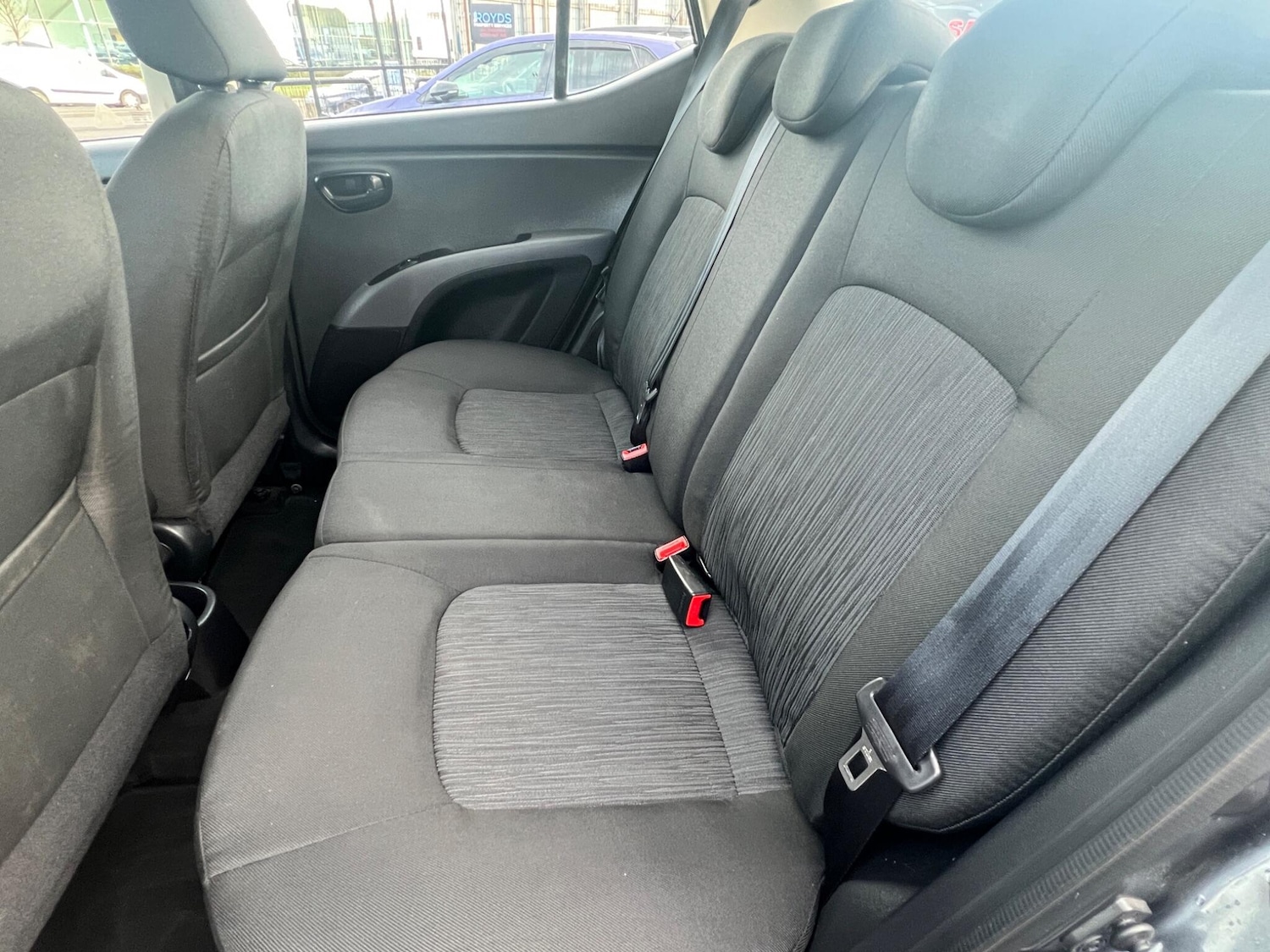 Used Hyundai i10 2013 for sale - 76935955: Photo 11