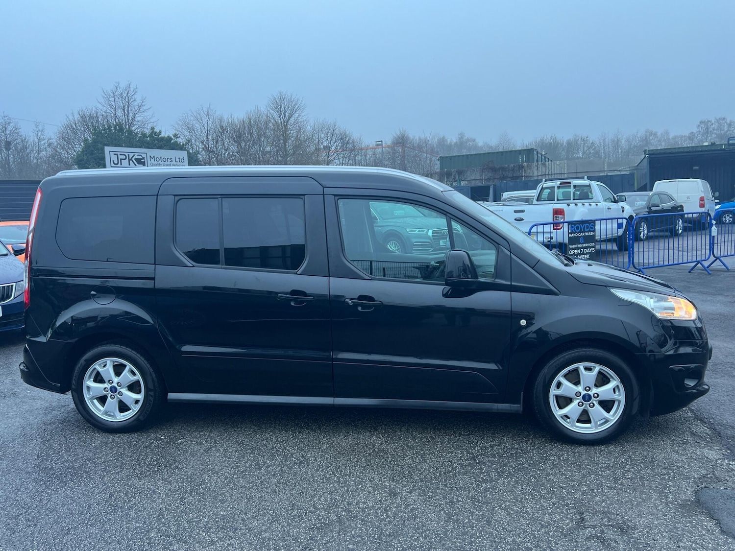 Used Ford Grand Tourneo Connect 2017 for sale - 77279201: Photo 9