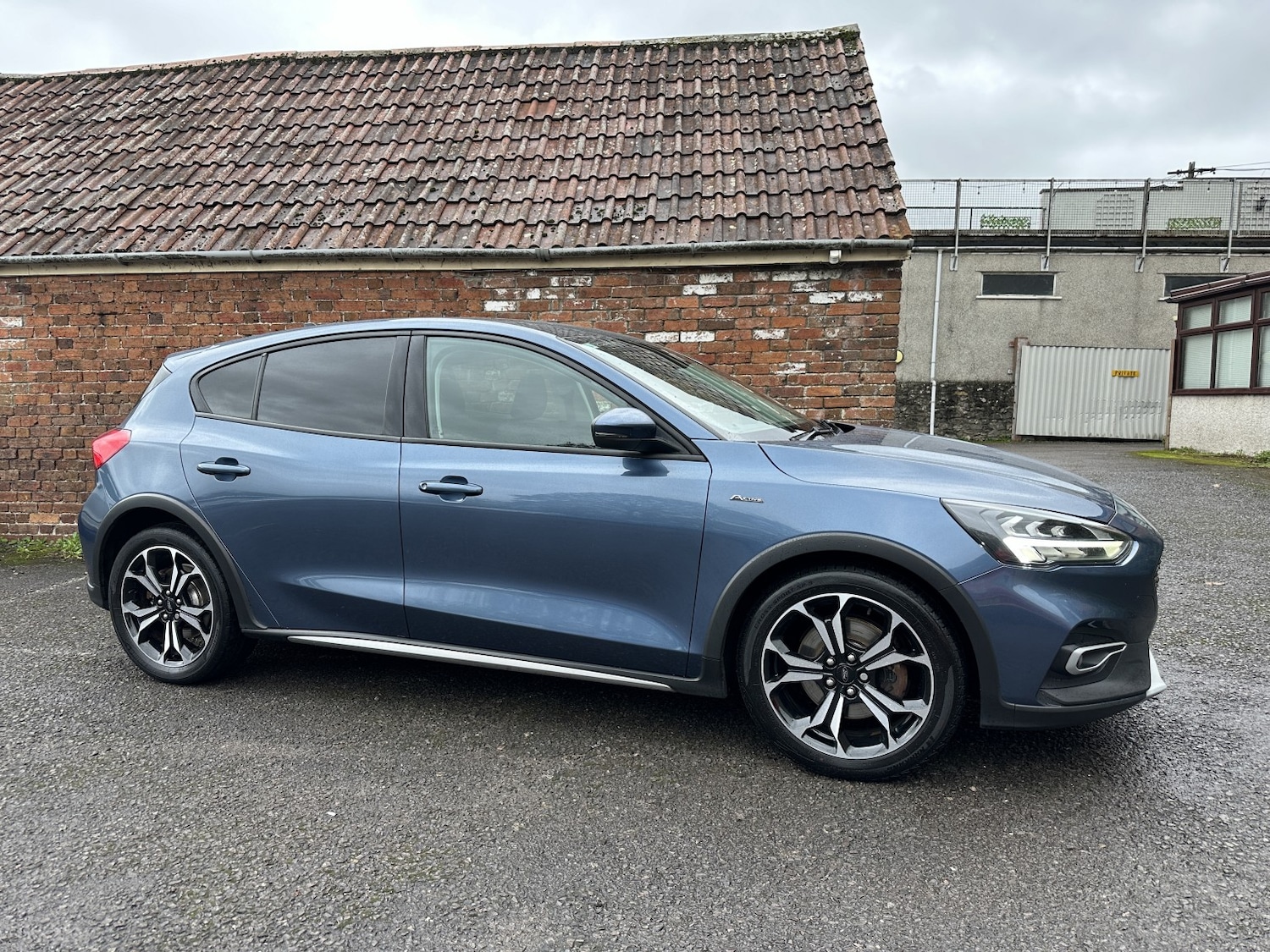 Used Ford Focus 2020 for sale - 76605858: Photo 3