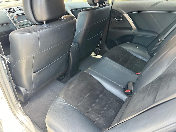 Used Toyota Avensis 2012 for sale - 76246188: Photo 16