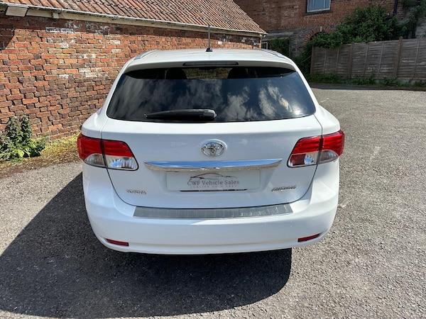Used Toyota Avensis 2012 for sale - 76246188: Photo 8