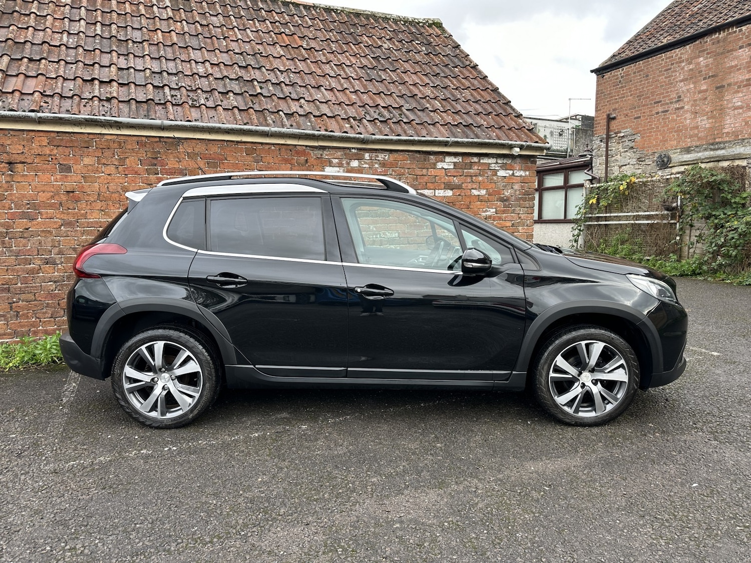 Used Peugeot 2008 2018 for sale - 76769611: Photo 3
