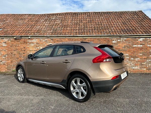 Used Volvo V40 Cross Country 2014 for sale - 76252367: Photo 11