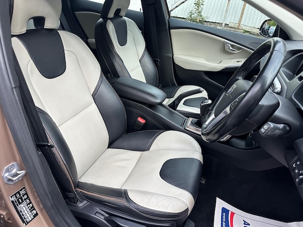 Used Volvo V40 Cross Country 2014 for sale - 76252367: Photo 14