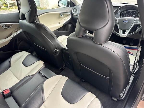 Used Volvo V40 Cross Country 2014 for sale - 76252367: Photo 15