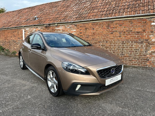 Used Volvo V40 Cross Country 2014 for sale - 76252367: Photo 2