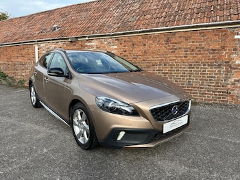 Used Volvo V40 Cross Country 2014 for sale - 76252367: Photo 2