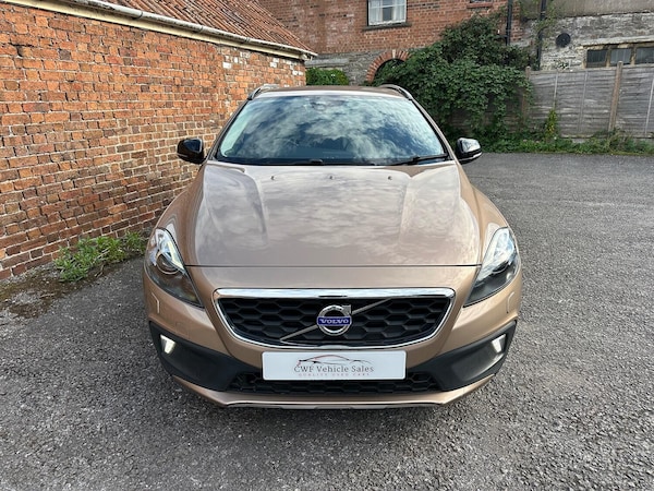 Used Volvo V40 Cross Country 2014 for sale - 76252367: Photo 3