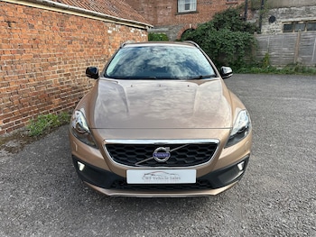 Used Volvo V40 Cross Country 2014 for sale - 76252367: Photo 3