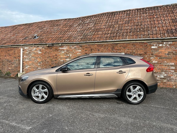 Used Volvo V40 Cross Country 2014 for sale - 76252367: Photo 5