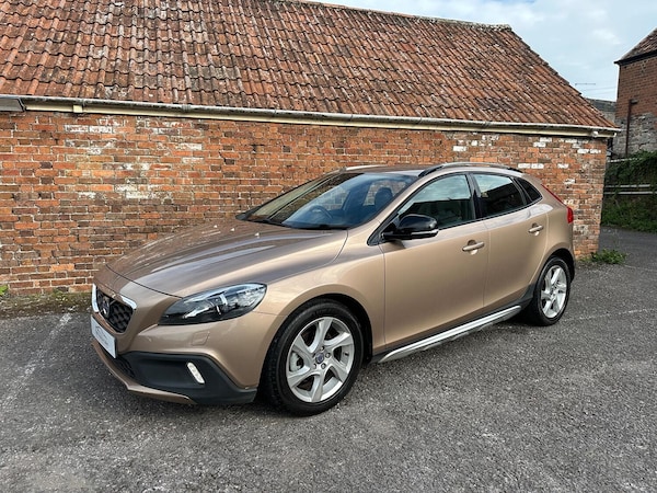 Used Volvo V40 Cross Country 2014 for sale - 76252367: Photo 6