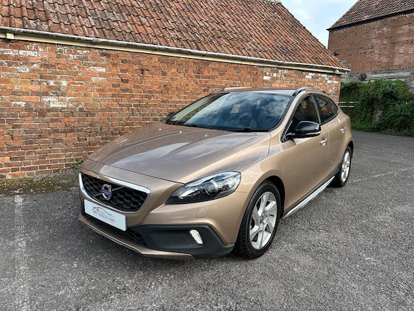 Used Volvo V40 Cross Country 2014 for sale - 76252367: Photo 7